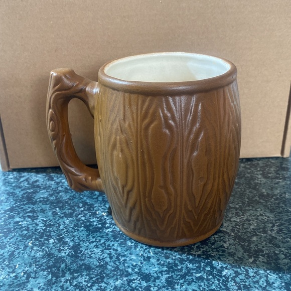 Crater Lake Oregon Collectors cup-Picture of lake with pine cones & squirrels - Picture 2 of 6